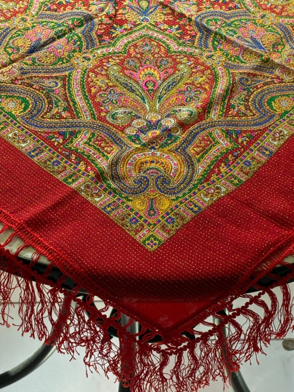 Red Paisley Fringe Tablecloth - Home Dining Hand screen design